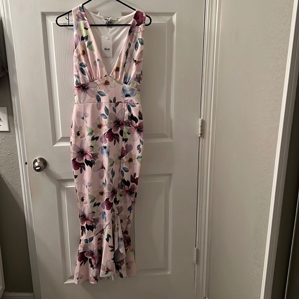 NWT Long tall sally size 4 vneck mermaid style dress